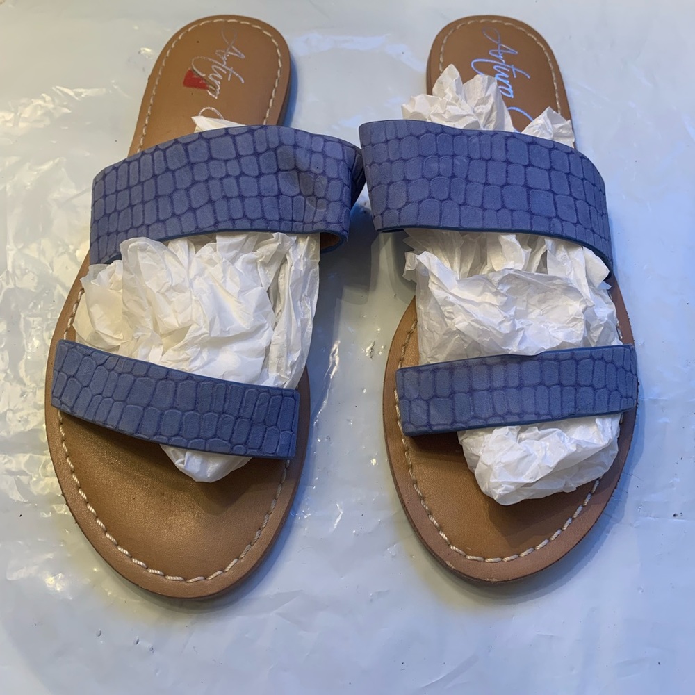 EUC Arturo Chiang Blue Leather Sandals Size 7